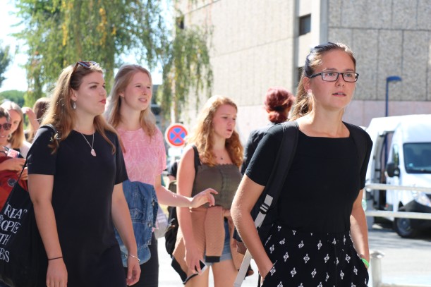 students on Bordeaux Montaigne campus