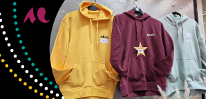 Présentation de plusieurs hoodies de différentes couleurs