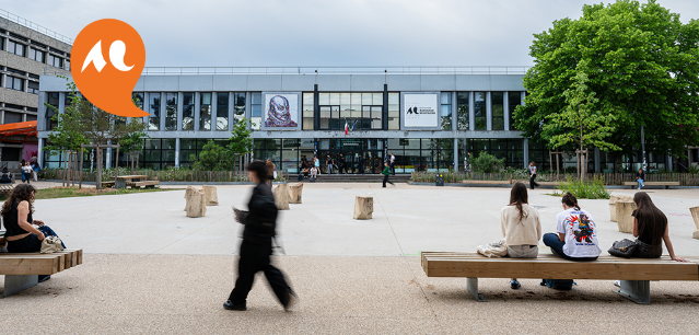 parvis de l'Université Bordeaux Montaigne