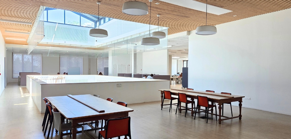 Atrium de la BU Droit-Lettres, étage