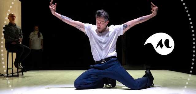 un danseur sur scène pour une représentation
