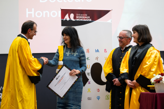 Remise du diplôme Honoris Causa.png