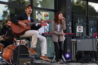 01-Scène ouverte lors de la rentrée culturelle avec notre partenaire Pama (Ville de Pessac) ©Université Bordeaux Montaigne.JPG