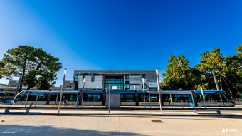 B&acirc;timent accueil et arr&ecirc;t tramway-Universit&eacute; Bordeaux-Montaigne-&copy;GAUTIER DUFAU.png