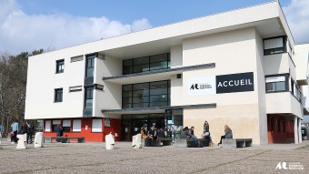 Bâtiment accueil-Université Bordeaux Montaigne.jpg