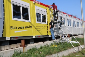 9a-Pose de l'habillage de la temporaire.jpg